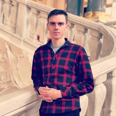 Дмитрий Ларионов